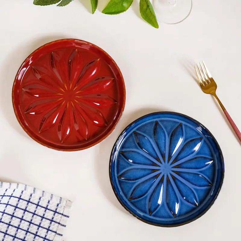 3D Flower-Embossed Ceramic Salad Plates – 2-Piece Set (Red & Blue, 19Cm) 1