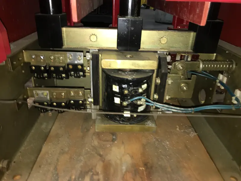Allen-Bradley 1152 Ac Electromagnetic Contactor 1
