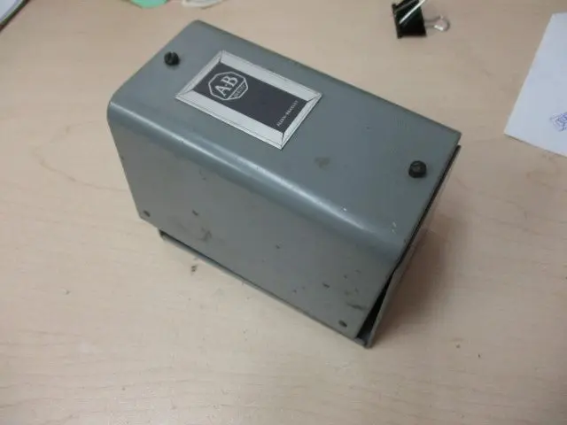 Allen-Bradley 700-C201A1 General-Purpose Control Relay 1