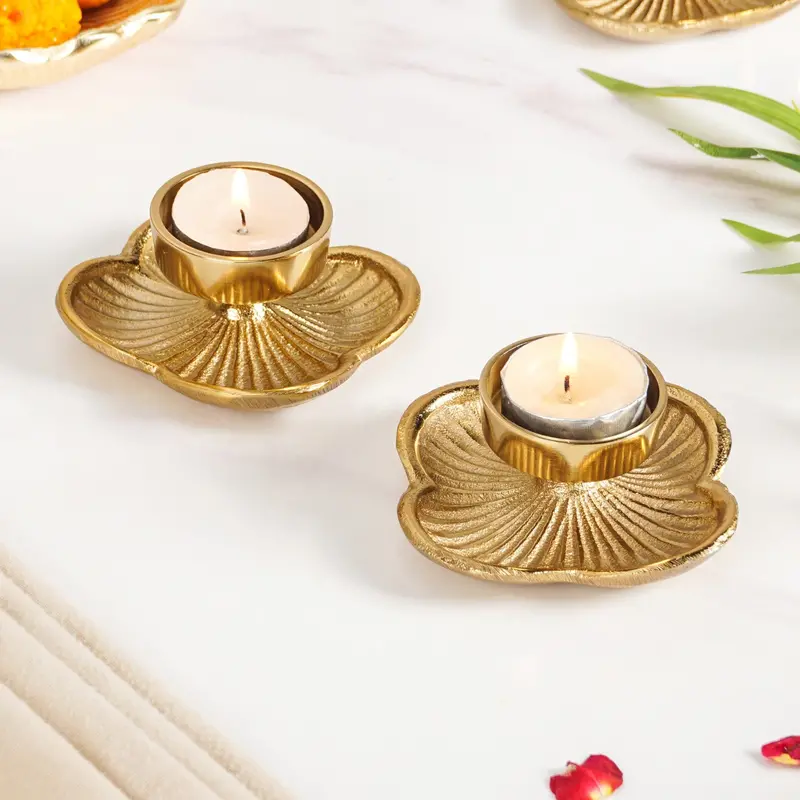 Aluminium Petal-Design Tealight Candle Holders – Set Of 2 In Festive Gift Box 1