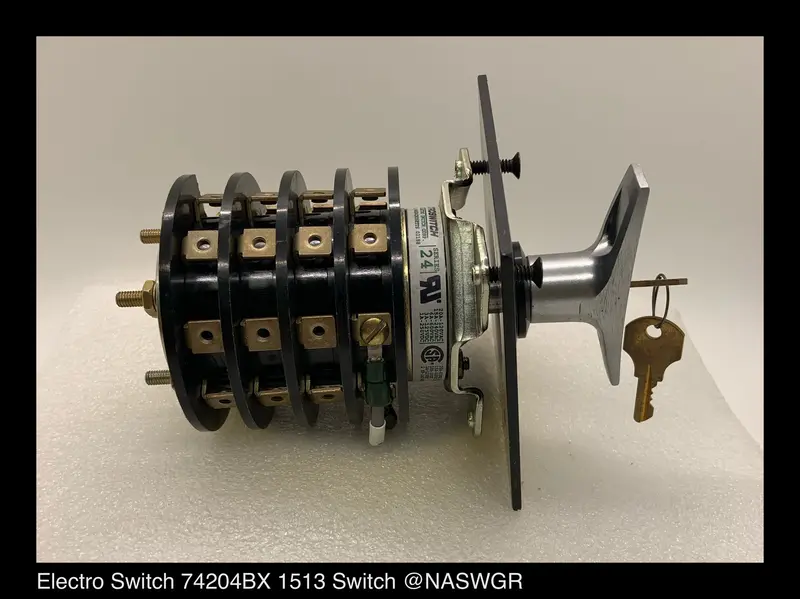 Electroswitch 74204Bx Heavy-Duty Toggle Switch (Unused Surplus) 1