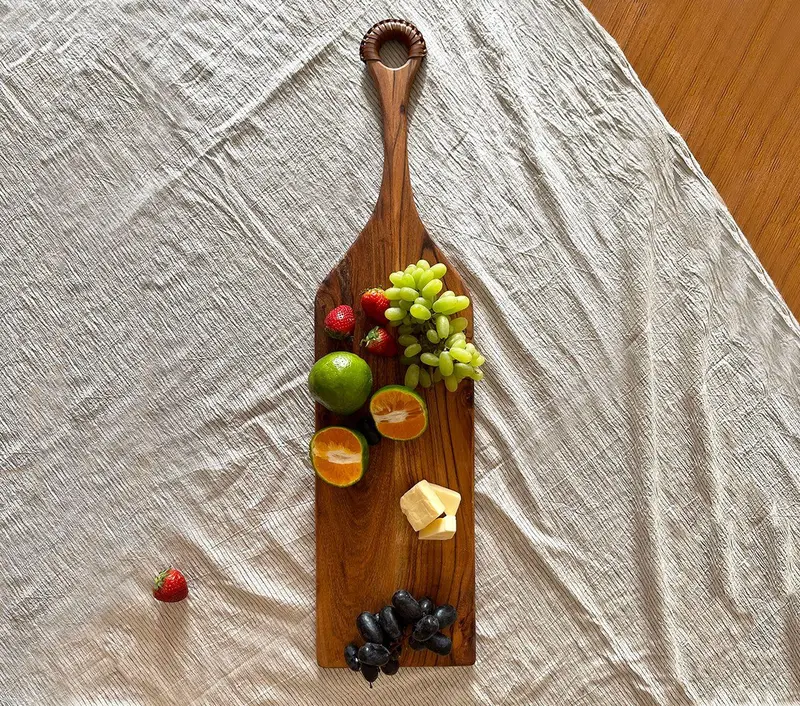 Elegant Serving Platter – Versatile Tabletop Presentation Piece 1