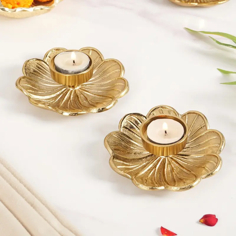 Floral-Inspired Tealight Holders – Aluminium Set Of 2 In Seasonal Gift Box 1