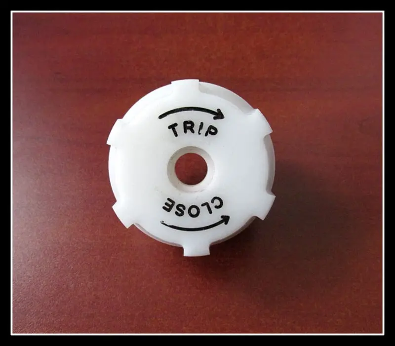 Fpe 118946Gr.R Dst-2 Trip And Close Control Knob 1