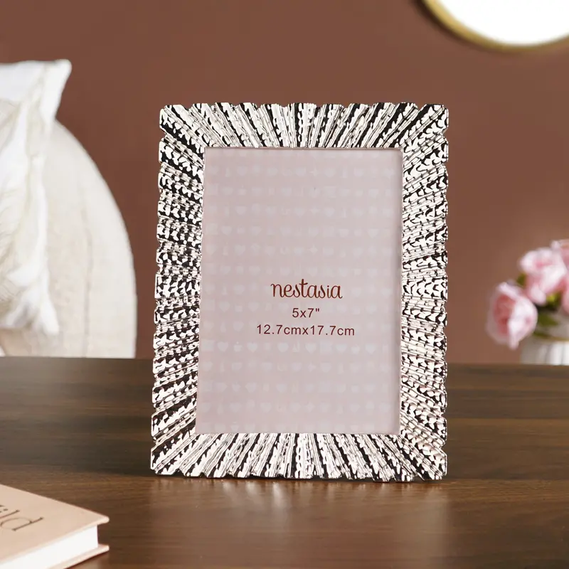Frozen Moment Gleam Photo Frame – Large 13X18 Cm Metallic Display Stand 1