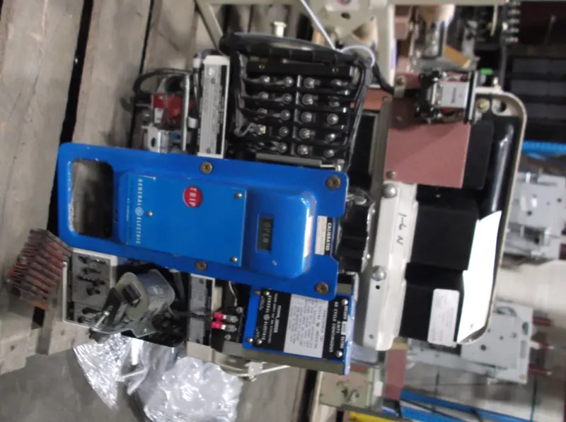 Ge Aku-3A-25 Low-Voltage Power Circuit Breaker 1