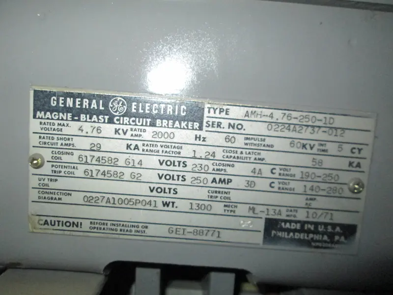 Ge Amh4.76-250-1D Magne-Blast High-Voltage Circuit Breaker 1
