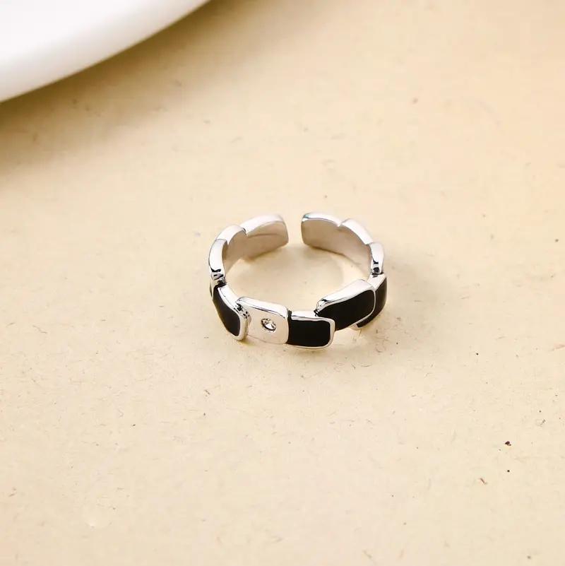 Interlocking Black Tile-Style Silver Ring 1