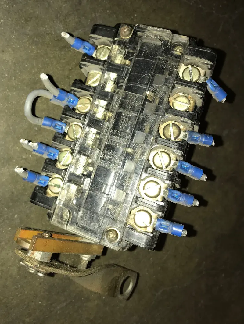 Ite 7.5Hv500 And 15Hv500 Auxiliary Switches For Circuit Breakers 1