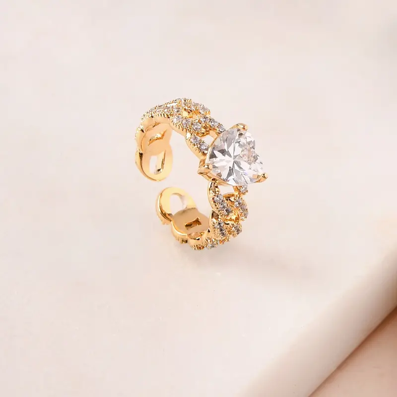 Knotted Heart Solitaire Gold Ring 1