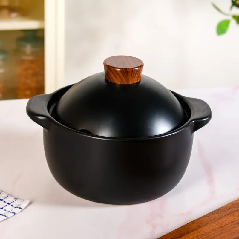 Maison Black Glazed Stew Pot – Rustic Ceramic Cookware (3600Ml) 1