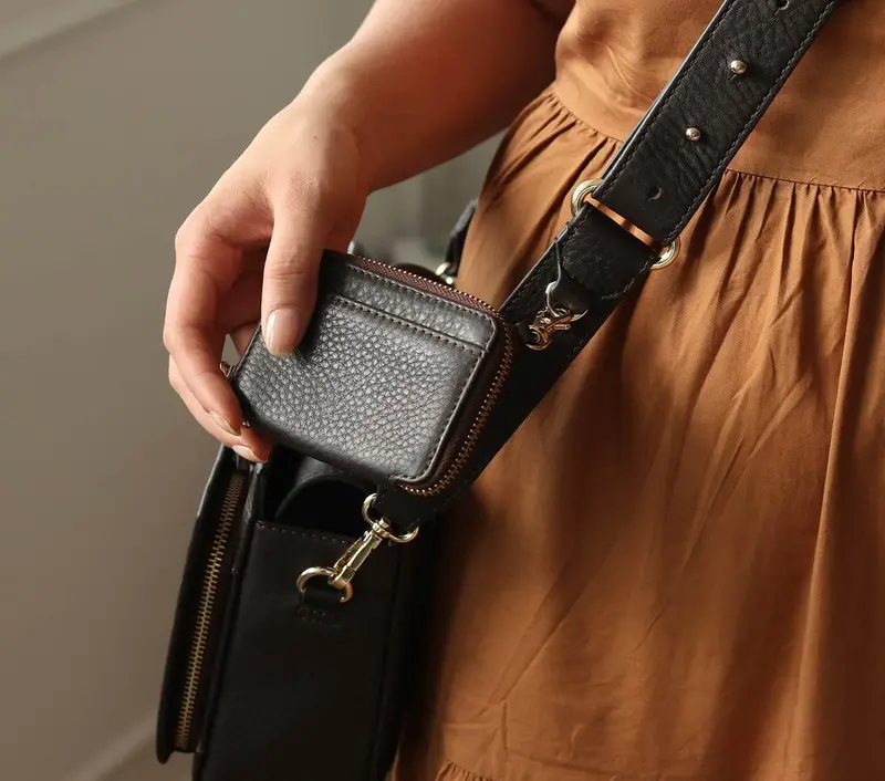 Minimalist Envoy Card Holder – Style 01 1