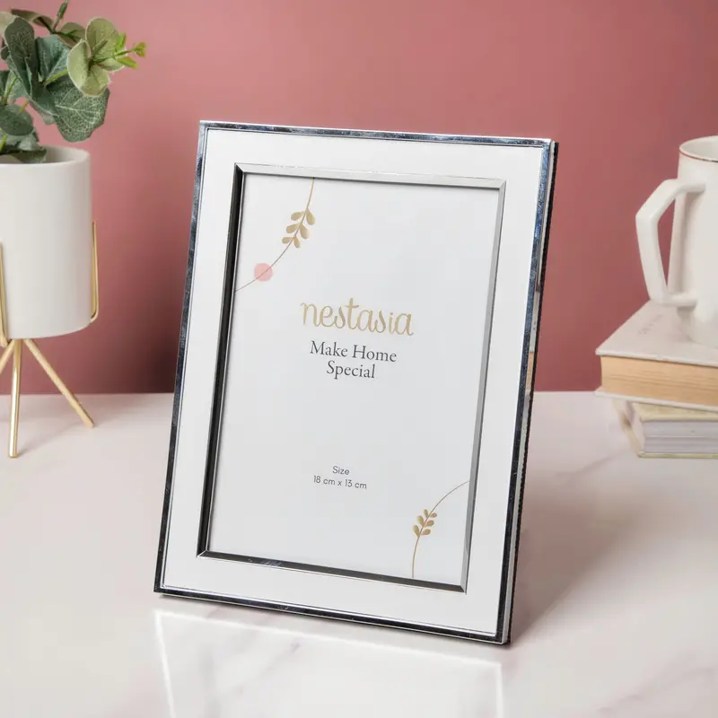 Minimalist White Photo Frame – 8 Inch 1
