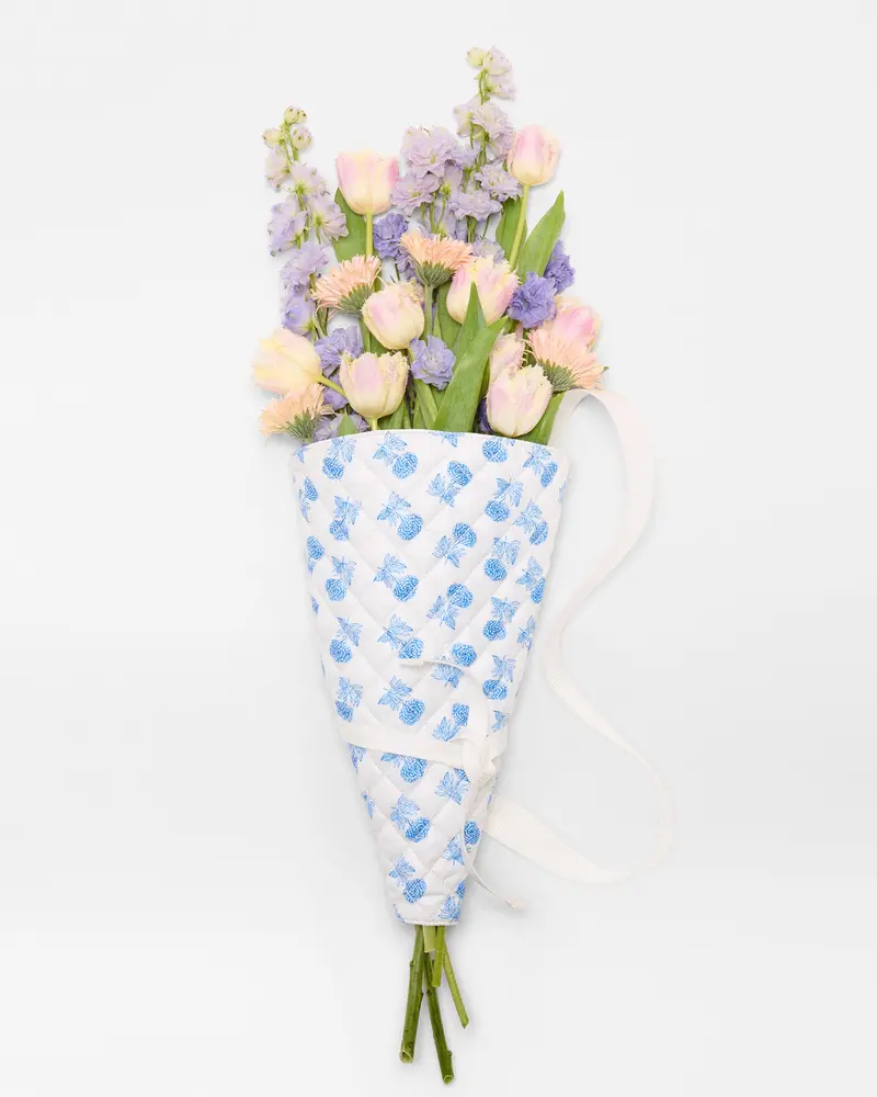 Porcelain Blue Zinnia Flower Market Tote – Lightweight Carryall 1