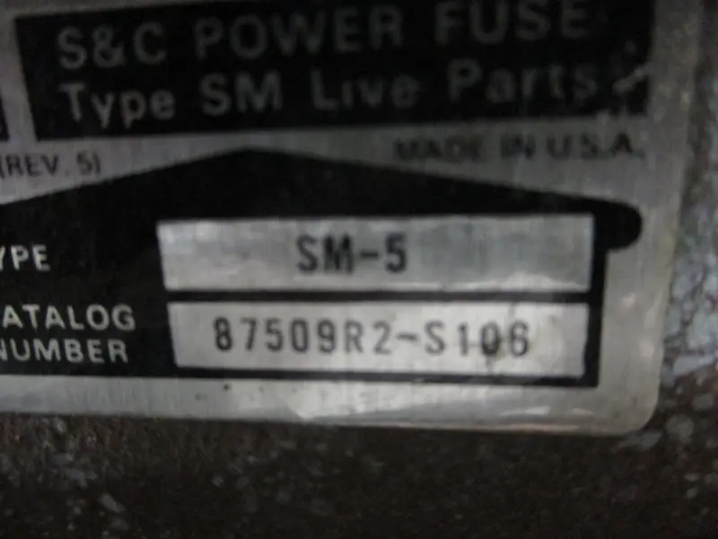 S&C 87509R2-S106 Sm-5 Fuse Holder For Medium-Voltage Applications 1