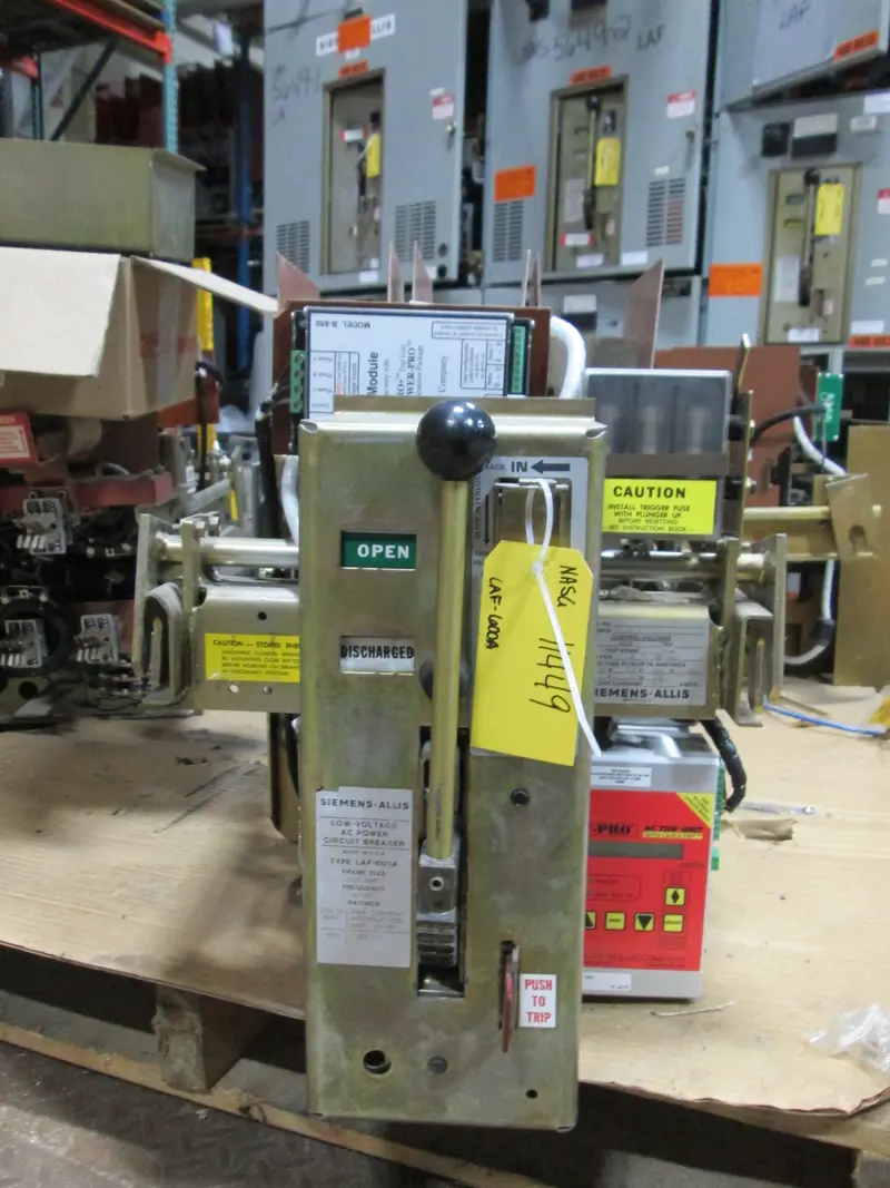 Siemens Allis Laf-600A Low-Voltage Air Circuit Breaker 1
