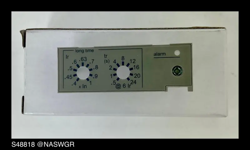 Square D S48818 Type A Plug – Rated For High-Performance Applications – Unused 1