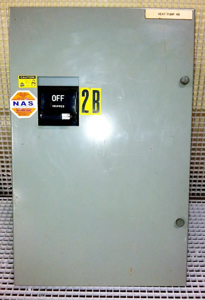 Telemecanique Jb3250Nw Motor Control Center Unit – 250A Breaker-Style 1