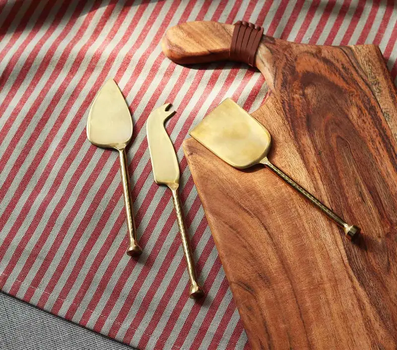 Three-Piece Gold-Plated Cheese Knife Set 1