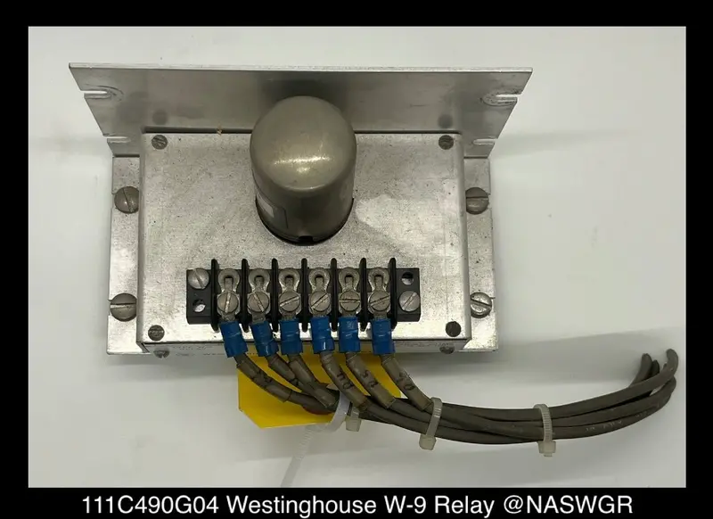 Westinghouse W-9 111C490G04 Electromechanical Control Relay 1